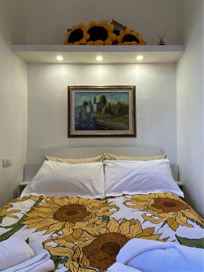 Overlooking'S Duomo Apartment In Mercato Centrale Флоренция Екстериор снимка